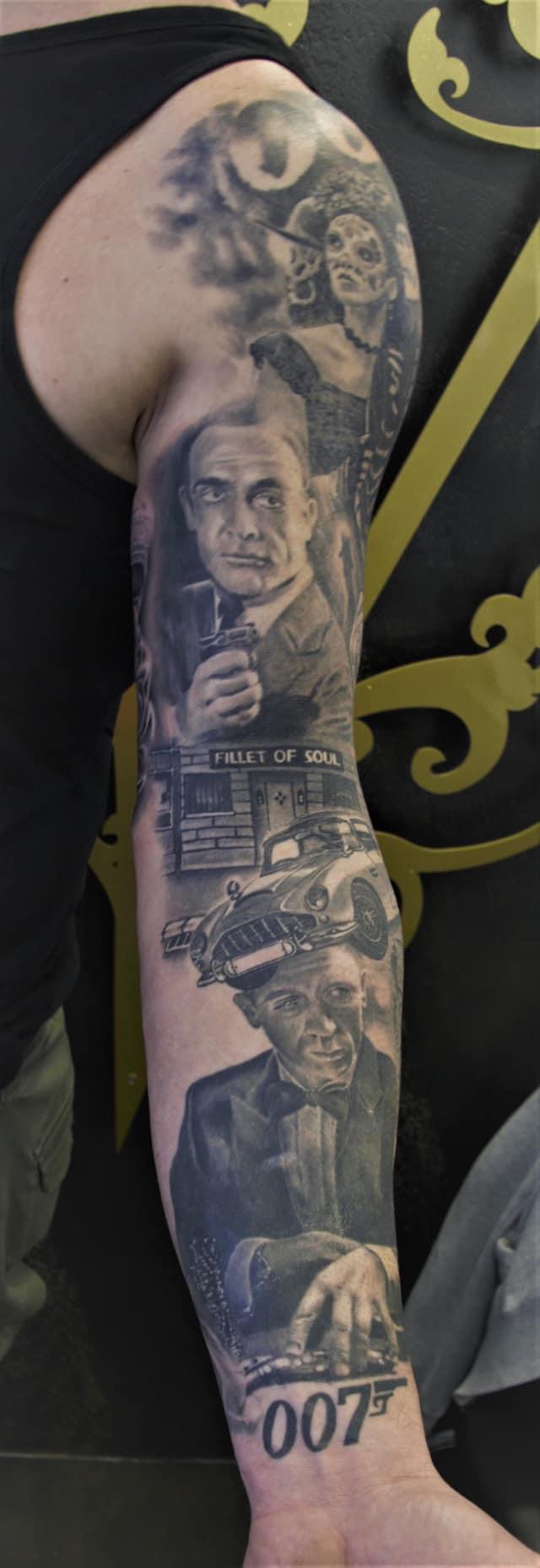 James Bond karakterek és Aston Martin sleeve tetoválás
